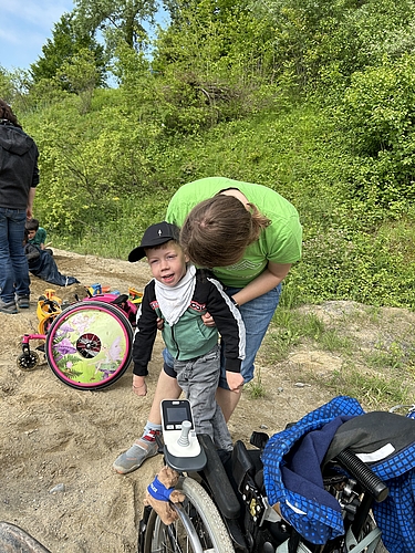 Ausflug Kinder der Schulbildung an den Lernort Kiesgrube