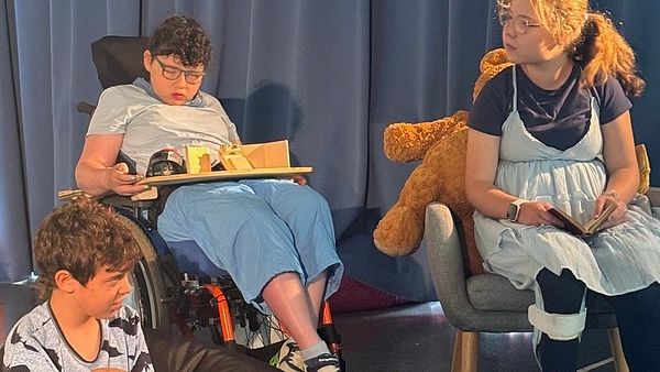 Theaterprojekt Peter Pan in der besonderen Volksschule der Stiftung Rossfeld