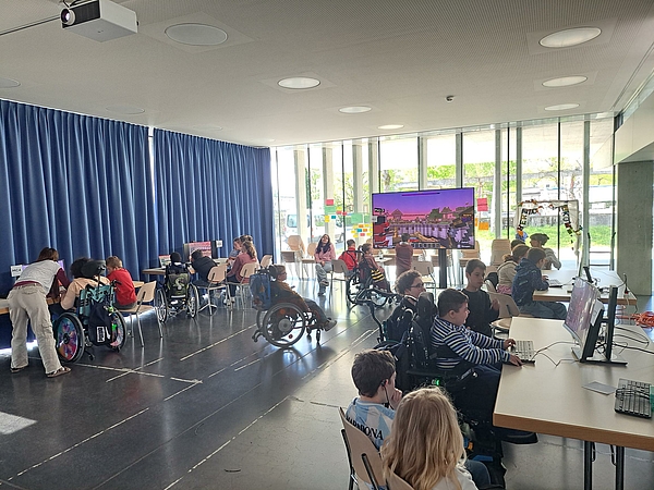 Schüler:innen am Minecraft Education Event 2026 in der besonderen Volksschule der Stiftung Rossfeld