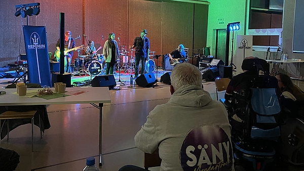 Jubiläumssonderbar mit den Bands Nepthun und Säny