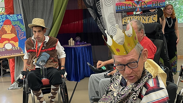 Jubiläumswoche Jahrmarkt mit den Bewohnerinnen und Bewohnern