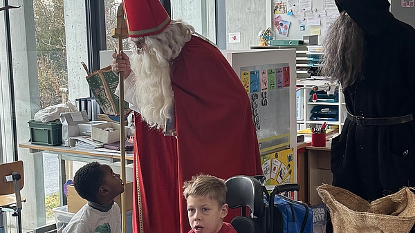 2025 Spendenbazar mit Samichlaus