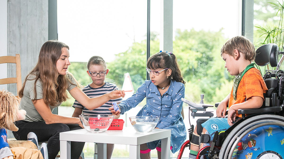Kinder Schulbildung Rossfeld (besondere Volksschule)