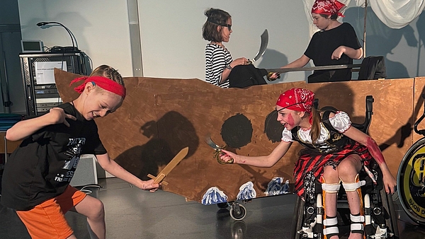 Theaterprojekt Peter Pan in der besonderen Volksschule der Stiftung Rossfeld