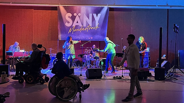 Jubiläumssonderbar mit Nepthun und Säny