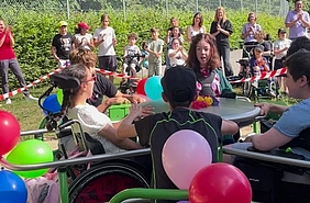 Rollstuhlkarussell voll in Fahrt