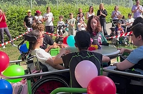 Rollstuhlkarussell voll in Fahrt