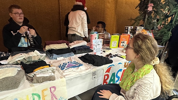 2025 Spendenbazar mit Samichlaus