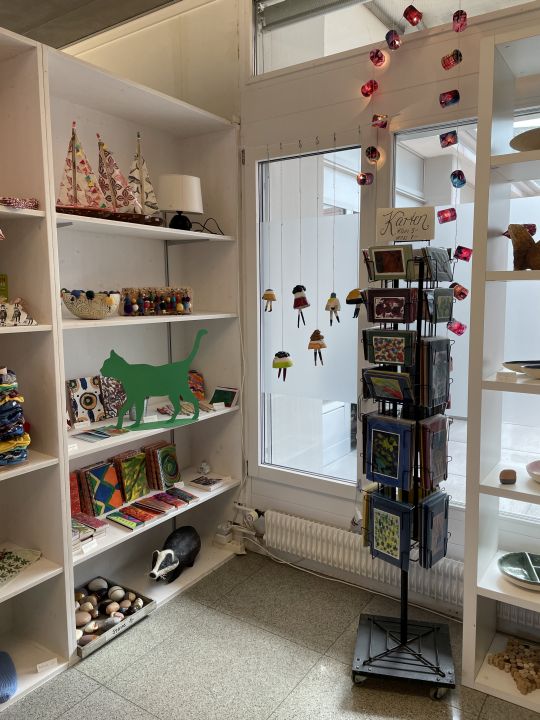 Kater Urban der Quartierpost zu Besuch in der Stiftung Rossfeld