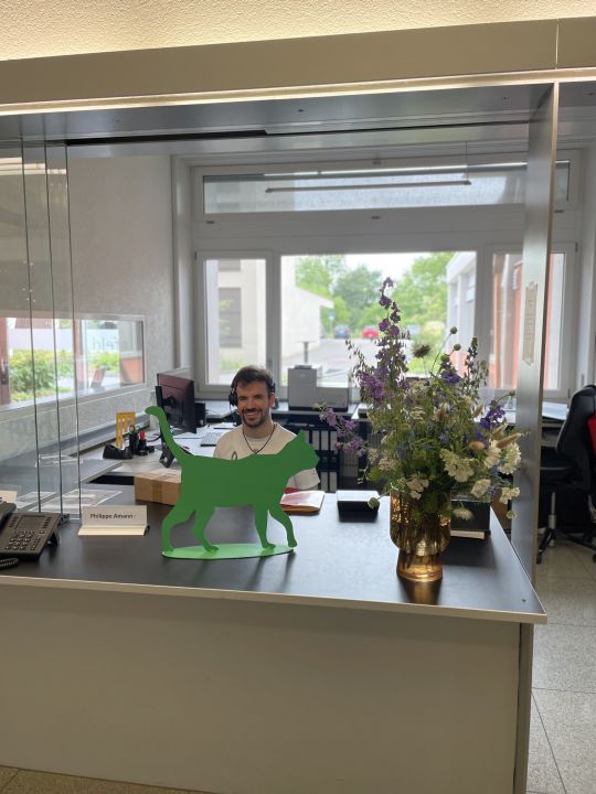 Kater Urban der Quartierpost zu Besuch in der Stiftung Rossfeld